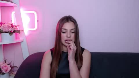 Snapshot of milanaangelas chatting on April 19, 2026, 4:45 am milanaangelas online show from April 19, 2026, 4:45 am