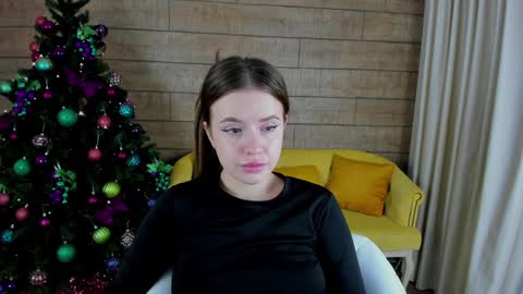 MilanaBalmain online show from December 12, 2024, 1:39 pm