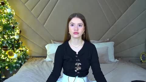 MilanaBalmain online show from December 15, 2024, 4:40 am