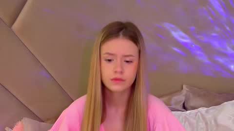 MilanaBalmain online show from September 30, 2025, 4:28 am