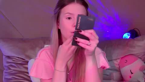 MilanaBalmain online show from November 24, 2025, 4:23 am