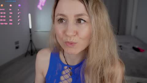 Snapshot of milanacamgirl chatting on March 22, 2026, 5:27 pm Milana online show from March 22, 2026, 5:27 pm