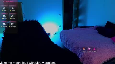 Snapshot of milanafox_ chatting on November 15, 2025, 7:43 pm Lana online show from November 15, 2025, 7:43 pm