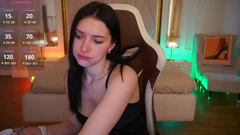 Snapshot of milanamusee chatting on May 10, 2026, 1:27 pm Milana online show from May 10, 2026, 1:27 pm