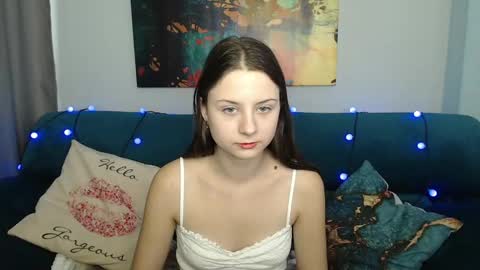 milanaroz online show from December 8, 2024, 11:57 am