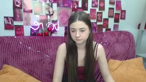 milanaroz online show from February 1, 2026, 6:12 am