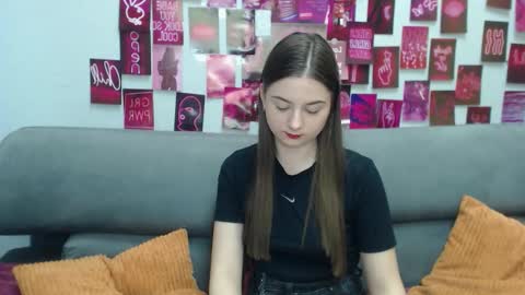 Snapshot of milanaroz chatting on March 27, 2026, 8:26 am milanaroz online show from March 27, 2026, 8:26 am