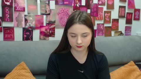 Snapshot of milanaroz chatting on April 9, 2026, 6:19 am milanaroz online show from April 9, 2026, 6:19 am