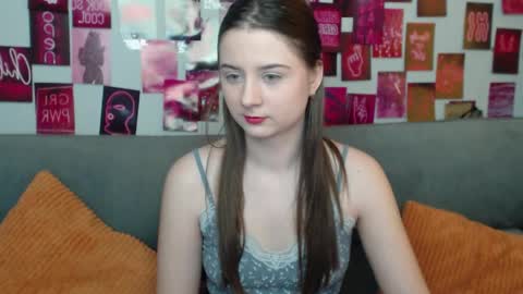 Snapshot of milanaroz chatting on April 11, 2026, 5:34 am milanaroz online show from April 11, 2026, 5:34 am