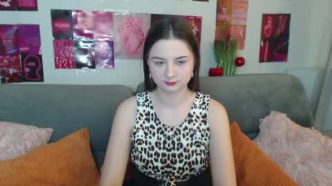 Snapshot of milanaroz chatting on May 3, 2026, 5:13 am milanaroz online show from May 3, 2026, 5:13 am