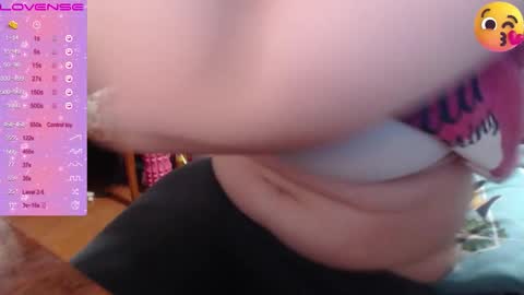 Snapshot of milanasvethoney chatting on October 9, 2025, 4:05 pm Luna-- link in bio online show from October 9, 2025, 4:05 pm