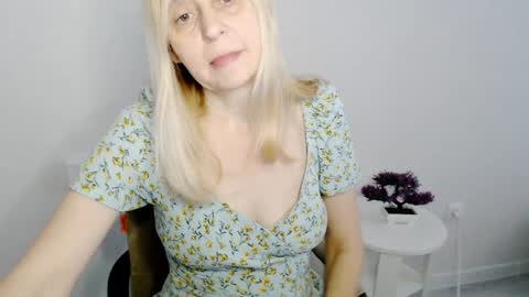 Milena online show from January 22, 2025, 9:02 am