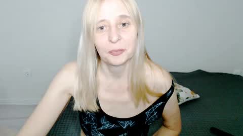 Milena online show from February 14, 2025, 4:26 am