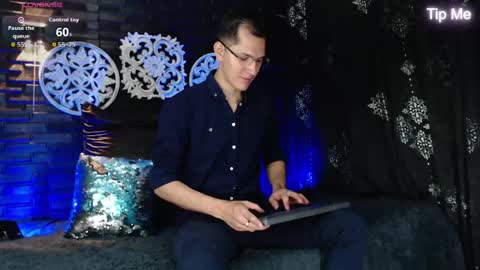 milandavid1 online show from May 2, 2026, 5:29 pm