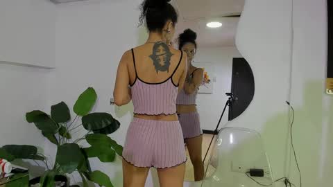 milanx2 online show from October 5, 2025, 8:40 pm