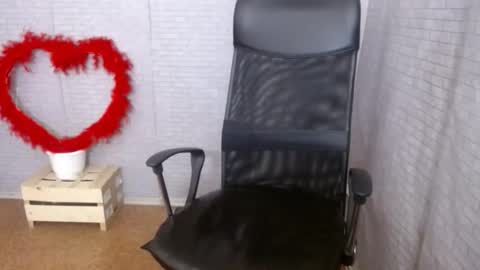 milaniyalove online show from September 15, 2025, 6:24 am