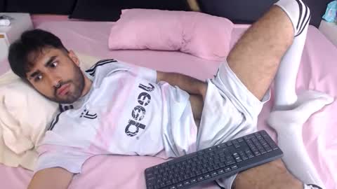 milanzaire online show from September 29, 2025, 11:31 pm