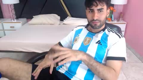 milanzaire online show from October 15, 2025, 12:00 am