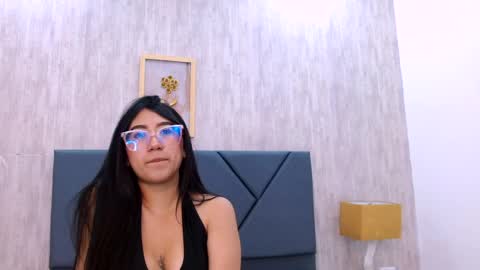 Snapshot of milarosee_ chatting on May 21, 2026, 11:50 am Mila Rose online show from May 21, 2026, 11:50 am