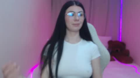 milasecretsss online show from May 13, 2026, 7:17 am