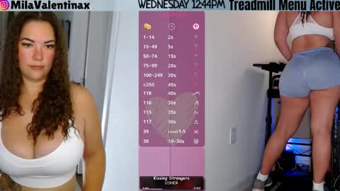 Mila Valentina online show from April 29, 2026, 4:44 pm