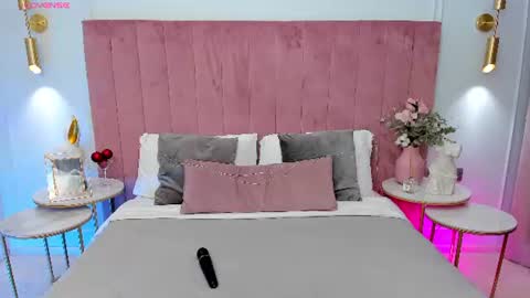 Mia online show from July 9, 2026, 5:11 am