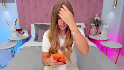 Mia online show from August 5, 2026, 4:59 am