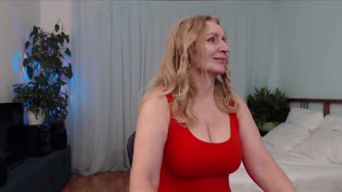 Mila online show from January 13, 2025, 5:44 pm