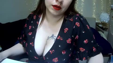 Milaxcute online show from June 21, 2026, 7:27 pm