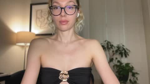 Snapshot of milayah chatting on May 13, 2026, 12:57 pm Mila online show from May 13, 2026, 12:57 pm