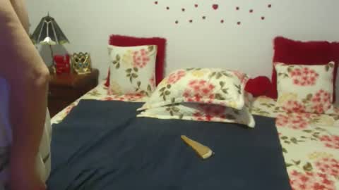 milchanell online show from October 5, 2025, 5:28 am