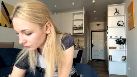 Millla online show from October 7, 2025, 7:38 am
