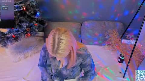 Mila online show from December 30, 2024, 3:14 am