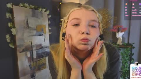 Mila online show from February 9, 2025, 2:28 am