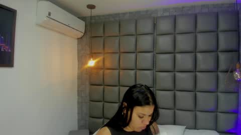 Milena  online show from February 6, 2025, 3:37 am