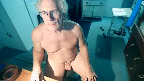 Milehi1958 online show from January 29, 2025, 12:12 am