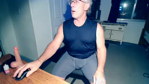 Milehi1958 online show from October 9, 2025, 10:35 am