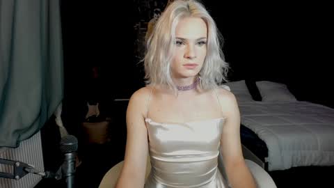 Snapshot of milena_marshmallows chatting on December 8, 2024, 10:08 am Milena online show from December 8, 2024, 10:08 am