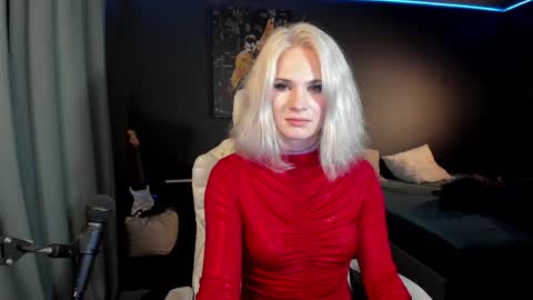Snapshot of milena_marshmallows chatting on February 7, 2025, 10:09 pm Milena online show from February 7, 2025, 10:09 pm