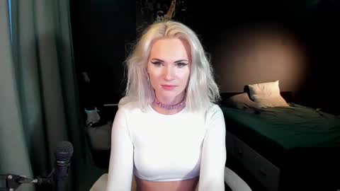Snapshot of milena_marshmallows chatting on February 10, 2025, 6:53 am Milena online show from February 10, 2025, 6:53 am