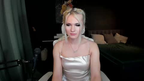 Snapshot of milena_marshmallows chatting on March 5, 2025, 4:24 pm Milena online show from March 5, 2025, 4:24 pm