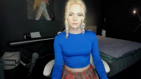 Snapshot of milena_marshmallows chatting on September 29, 2025, 12:38 am Milena online show from September 29, 2025, 12:38 am