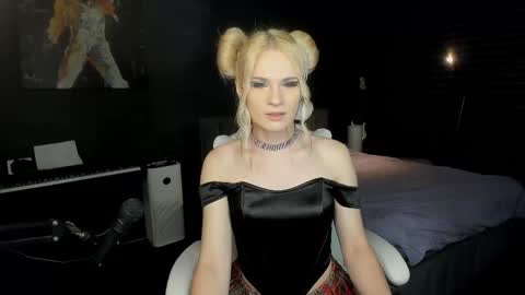 Snapshot of milena_marshmallows chatting on October 14, 2025, 1:28 am Milena online show from October 14, 2025, 1:28 am