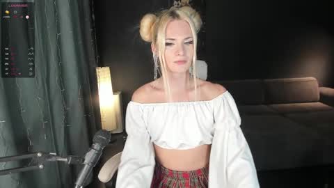 Snapshot of milena_marshmallows chatting on April 5, 2026, 1:36 am Milena online show from April 5, 2026, 1:36 am