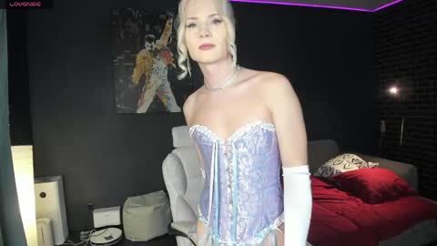 Snapshot of milena_marshmallows chatting on April 30, 2026, 12:28 am Milena online show from April 30, 2026, 12:28 am