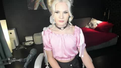 Snapshot of milena_marshmallows chatting on April 30, 2026, 11:42 pm Milena online show from April 30, 2026, 11:42 pm