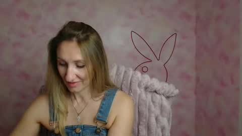 Milena online show from May 7, 2026, 6:19 am