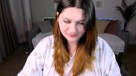 Snapshot of milenafiery chatting on June 29, 2026, 10:15 am milenafiery online show from June 29, 2026, 10:15 am