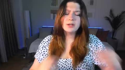 Snapshot of milenafiery chatting on July 4, 2026, 6:14 pm milenafiery online show from July 4, 2026, 6:14 pm