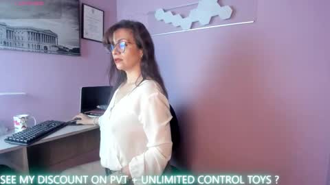 Milena online show from February 3, 2026, 11:15 am